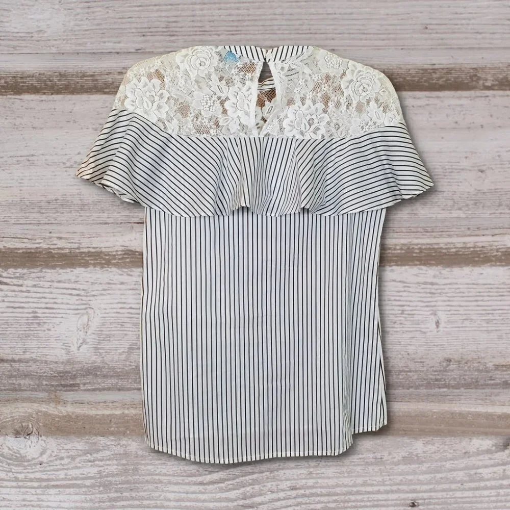🚨084 Belle Sky Lace and Ruffled Top